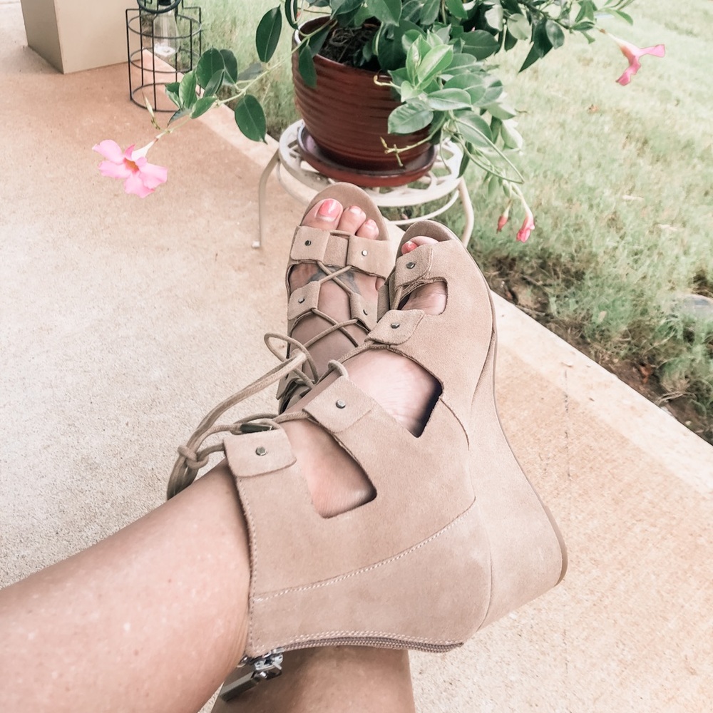 Dolce Vita Gladiator lace-up cream boho wedge sandals ⭐️